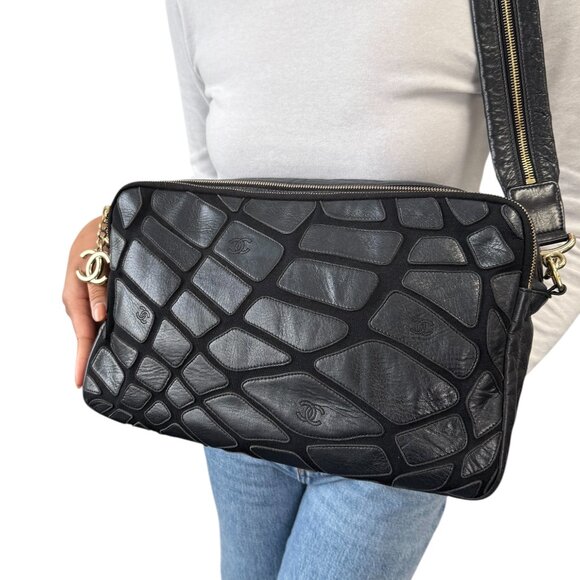 CHANEL Vintage CC Logo Crossbody Bag Lambskin Jersey Scales Leather [106390] - Picture 2 of 16